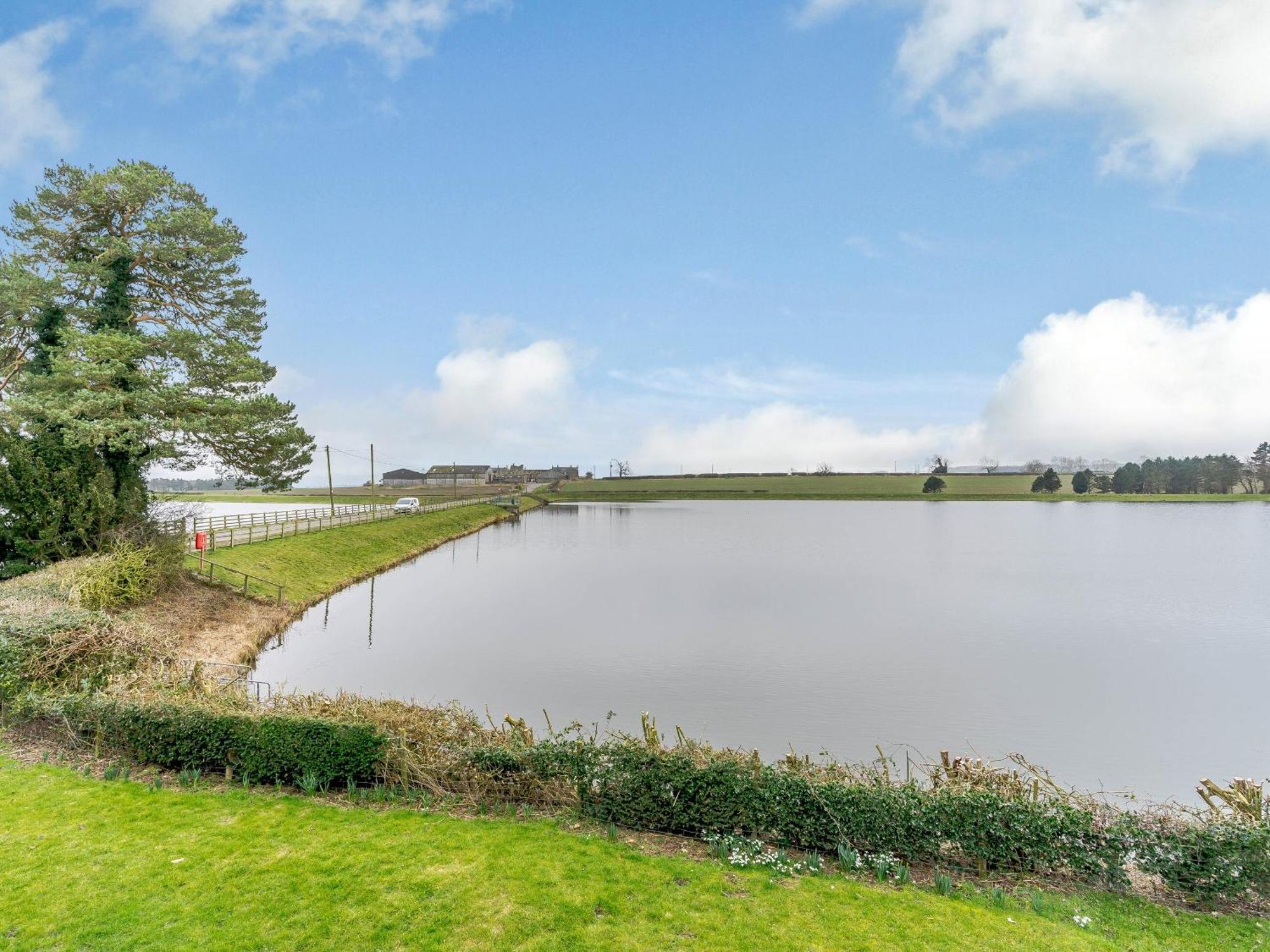 Whittle Dene Reservoir House Villa Wall Houses Buitenkant foto